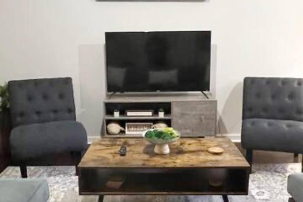 Ferienwohnung Townhouse In Uptown King Bed-Wi-Fi-Free Parking-Pool Charlotte Exterior foto