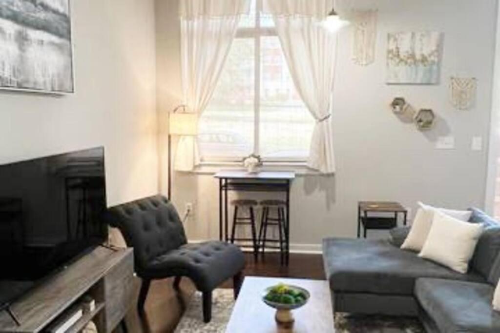 Ferienwohnung Townhouse In Uptown King Bed-Wi-Fi-Free Parking-Pool Charlotte Exterior foto