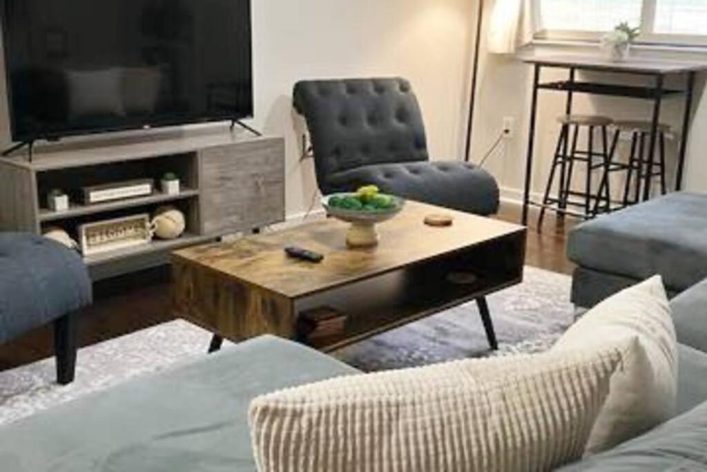 Ferienwohnung Townhouse In Uptown King Bed-Wi-Fi-Free Parking-Pool Charlotte Exterior foto