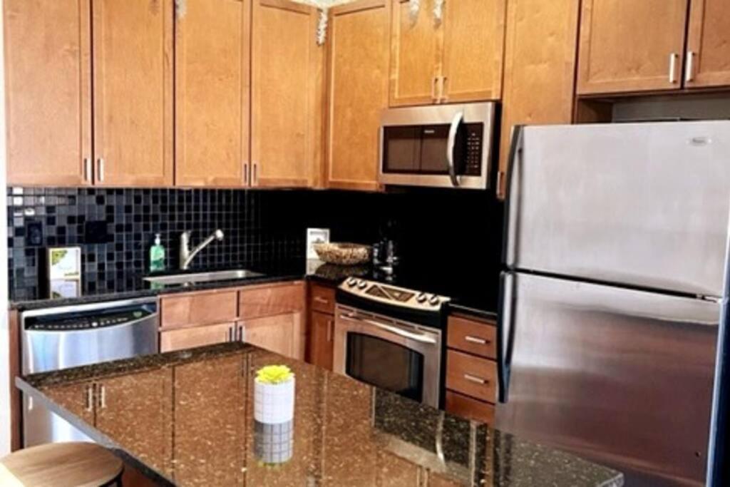 Ferienwohnung Townhouse In Uptown King Bed-Wi-Fi-Free Parking-Pool Charlotte Exterior foto