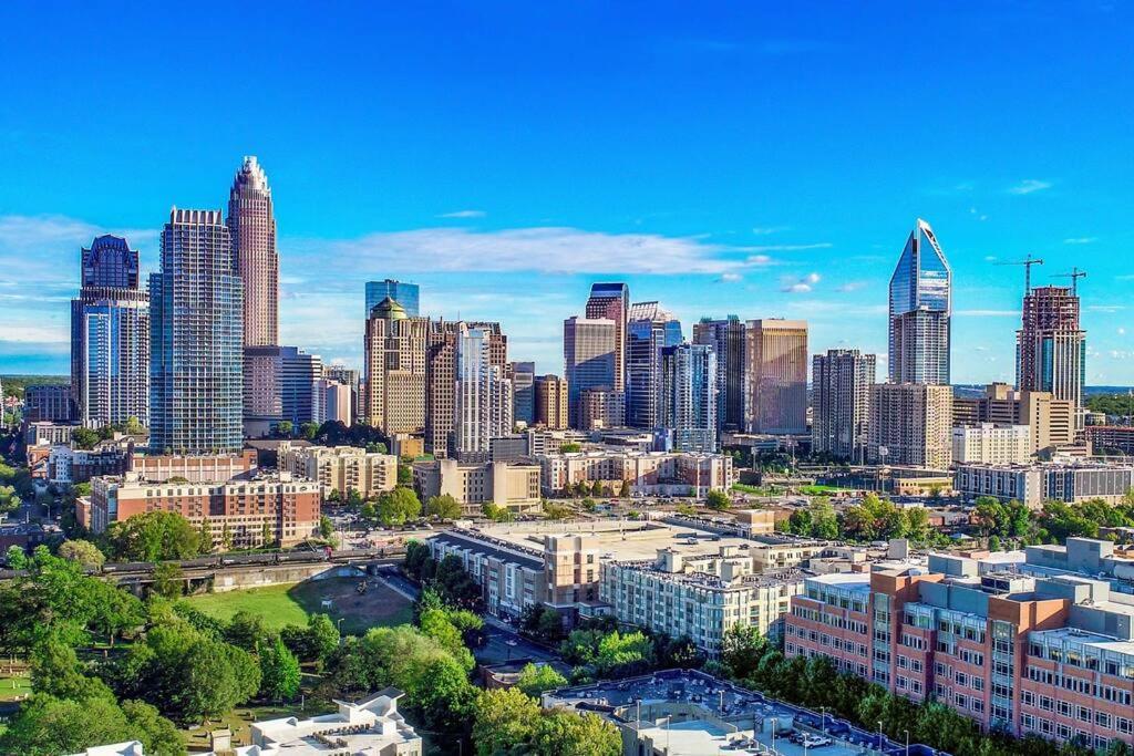 Ferienwohnung Townhouse In Uptown King Bed-Wi-Fi-Free Parking-Pool Charlotte Exterior foto