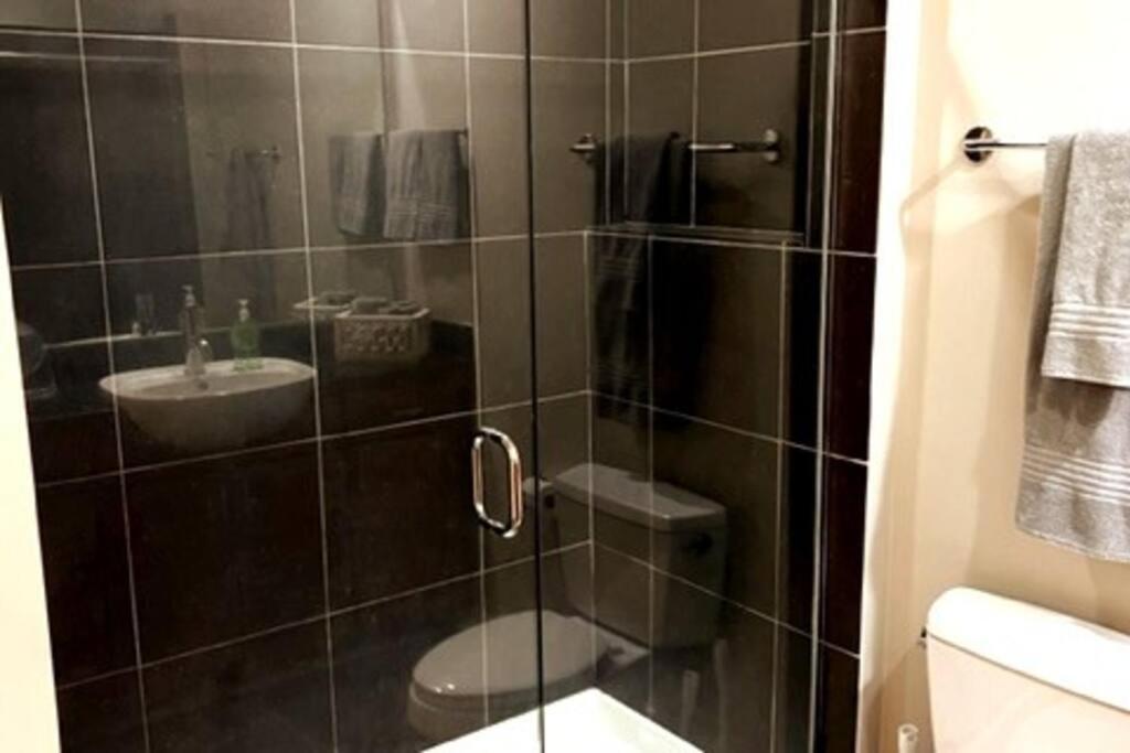 Ferienwohnung Townhouse In Uptown King Bed-Wi-Fi-Free Parking-Pool Charlotte Exterior foto